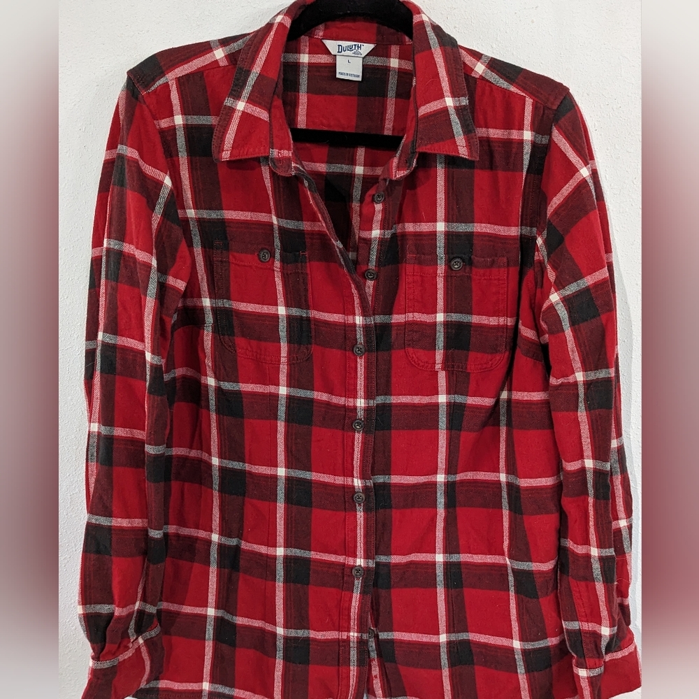 Duluth Trading Co. 100% Cotton Red Buffalo Plaid Button Down Flannel size L